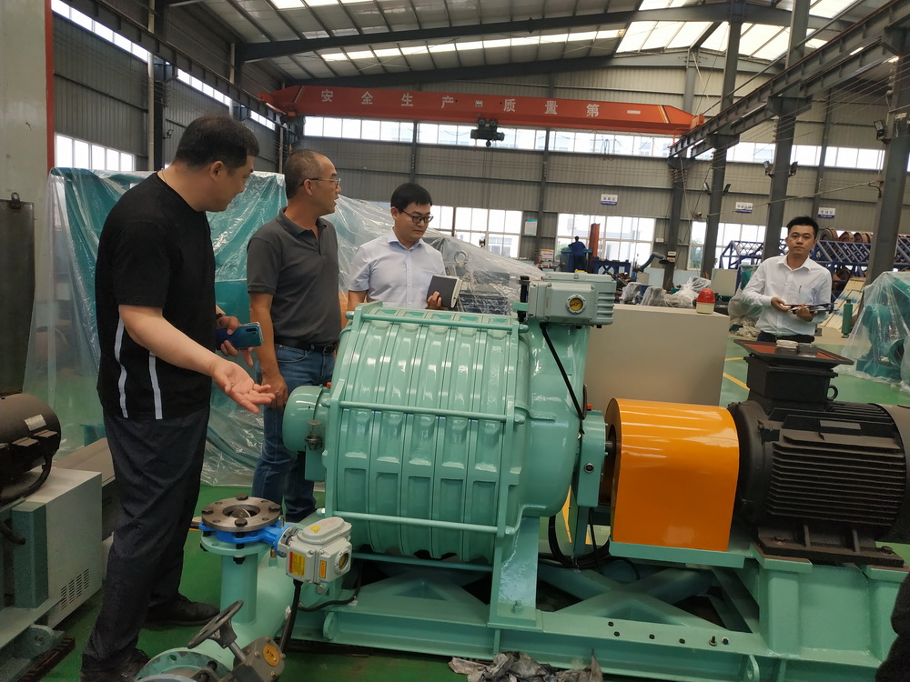 Thailand Customers Visit Dacheng Machinery Multi-stage Centrifugal blower